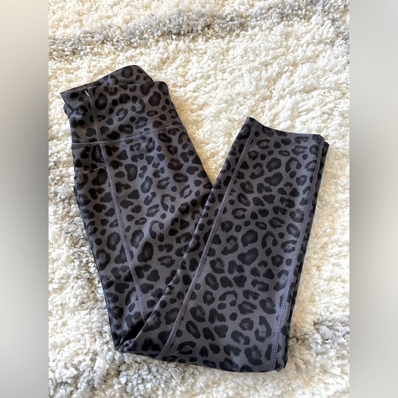 ATHLETIC WORKS Leopard print yoga workout gym pants small (4-6) side pockets - Picture 3 of 4